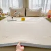 Juego de Tres Piezas de Colchoneta Jacquard de Hielo de Frijol Clase a para el Hogar Lavable Colchoneta Acondicionada Suave Colchoneta Individual Plegable para Dormitorio