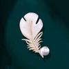 Broche Japonés y Coreano de Lujo para Vestido de Plumas, Elegante Ramillete de Moda de Alta Gama, Nuevo Estilo Vestido de Abrigo de Madreperla para Pequeña Princesa