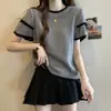 Malha de Design Fino Estilo Coreano Manga Curta Feminina Verão 2026 Estilo Suave Gola V Vazado Emagrecedor Malha Camiseta Top