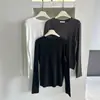 Tug Dongdaemun coreano nova coleção outono/inverno, cor sólida, versátil, corte justo, camiseta de manga longa para usar por baixo para mulheres
