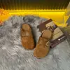 Sandálias plataforma retrô da moda, versáteis e fáceis de usar, estilo Birkenstock feminino, nova coleção outono 2026, mocassins de enfiar com design de bico fechado
