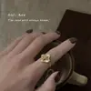 Anillo de Flor de Cuatro Hojas con Circonita Chapado en Oro de 18 Quilates Estilo de Lujo Accesible Retro de Nicho Anillo Abierto para Dedo Índice Joyería de Mano Medieval