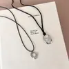 Colar minimalista com pingente geométrico de metal e cordão de cera, versátil e estiloso, design de gota d'água oca, corrente longa estilo corda para suéter e corrente para moletom