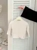 Camisetas Básicas de Manga Larga para Niñas Primavera y Otoño 2025 Nuevas Ropa Interior de Color Puro con Encaje para Bebé Tops Básicos Versátiles para Bebé