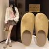 Pantuflas de felpa cálidas para la cabeza para mujer 2026 Otoño/Invierno Nuevo Estilo Ropa para Exteriores Aumento Interno de Altura Moda Perezosa Birkenstock Medias Pantuflas