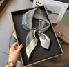2025 Bolsa Amarrada no Pescoço Estilo Versátil 70 Modelos Feminino Novo Lenço de Seda Lenço Quadrado Primavera Outono Estilo Coreano Proteção Moda Lenço de Pescoço Lenço Retrô