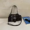 Bolsa Estilosa Estilo Motociclista para Axila Feminina Chegada Nova Outono 2026 Elegante Grande Capacidade Relaxada para Deslocamento Diário Bolsa de Ombro Único Transversal