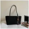 Bolsa tote de grande capacidade para mulheres, novo modelo 2026, de alta qualidade, bolsa simples para o dia a dia, bolsa de ombro e de braço estilosa e versátil