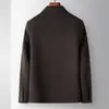 Chaqueta de otoño e invierno para hombre con cuello alto, cierre de cremallera, forro de plumón desmontable y un diseño corto de estilo business, adecuada para hombres jóvenes y de mediana edad, que proporciona calidez y cuenta con una capa exterior de lana.