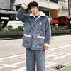 Pijama de Invierno para Hombre, Espesado de Tres Capas de Coral Fleece con Relleno de Algodón, Conjunto Cálido de Franela para Estar en Casa (Nieve)