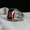 Anel Novo de Venda Quente Transfronteiriça Personalizado Moda Europeia e Americana Criativo Quadrado Vermelho Zircônia Incrustada Anel Retrô Masculino