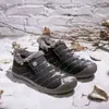 Zapatos nuevos de algodón para invierno 2020 para hombres y mujeres, cálidos con felpa, zapatos casuales de caña baja para parejas, talla grande, una generación de pelo