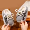 Novas Pantufas de Algodão Infantis EVA para o Inverno de 2026, Superfície de Couro, Impermeável, Pai-Filho, Antiderrapante, Quente, Sapatos de Algodão para Meninos