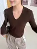 Camiseta de Manga Larga con Cuello en V Estilo Otoño 2026 para Mujer, Top Versátil Adelgazante como Capa Base, Nuevo Top Casual con Temperamento