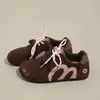 Zapatos deportivos casuales, de suela plana retro para mujer 2026 Zapatos Forrest Gump, Zapatos de entrenamiento alemanes, Nuevos zapatos rojos ligeros de nicho para primavera y otoño