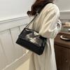 Bolso de Cadena Estilo Moda Hong Kong 2024 Nuevo Simple Casual Color Sólido Tote de Axila Bolso Grande Bolso de Mano para Mujer