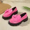 Mocasines de suela gruesa transfronterizos para mujer 026 nuevos zapatos pequeños de cuero estilo británico con tacones gruesos y lazo, versátiles zapatos Mary Jane