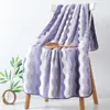 Toalha de Banho Grande de Veludo Coral 90*175 para Uso Doméstico, Absorvente e de Secagem Rápida, Adequada para Homens e Mulheres, Atacado e Personalizada de Fábricas Transfronteiriças