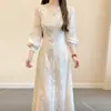 Vestido largo de encaje con cuello en V estilo francés y manga larga, un elegante vestido ceñidor a la cintura para primavera, adecuado para ocasiones importantes