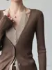 Cárdigan de punto de manga larga para mujer Jomi STUDIO en color marrón, nuevo estilo primavera y otoño 2026, top de imitación de dos piezas