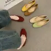 Zapatos planos de ante slip-on de punta redonda versátiles estilo coreano, brisa suave de la tarde, cómodos para los pies, bailarinas rojas para mujer