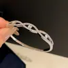 Elegante e Intricado: Pulseira circular de zircônia entrelaçada em camada dupla, estilo vintage francês, joias de nicho atacado