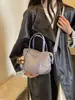 Bolsa de Ombro e Transversal Versátil Leve de Design de Nicho de Grande Capacidade, Moda Simples 2026 para o Trabalho