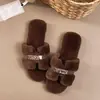 Zapatillas de algodón de suela plana, de una tira, estilo hada, para otoño e invierno, zapatillas mullidas de estilo coreano populares para mujer, adecuadas para usar en exteriores, nuevo estilo 2026