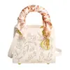 2026 Nova Bolsa Bordada Princesa Diana Lenço de Seda Bolsa de Mão Luxo Leve Alta Qualidade Bolsa Transversal Bolsa para Casamento Nupcial Venda por Atacado de Fábrica