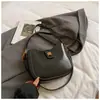Bolso de Axila de Aspecto Retro de Alta Calidad para Mujer 2025 Nuevo Bolso Cubo Simple Textura de Nicho Hombro Único Cruzado Bolso para Teléfono Móvil