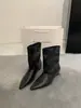 Botas Femininas de Salto Alto Stiletto Bico Fino Estilo Retro Francês Novas Outono/Inverno 2026 Botas de Cano Curto Femininas Versáteis Casuais Martin