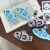Chaveiro Peixinho Engraçado de Desenho Animado Subaquático Peixe Cinza Azul Fofo e Interessante Pingente para Mochila de Estudante Acessórios de Pingente