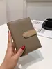 Tarjetero de Lujo Accesible de Gama Alta para Mujer 2025 Nueva Moda Versátil Billetera Corta para Monedas Bolso Multifuncional para Pasaporte y Documentos
