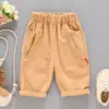 Calça Cropped Verão Menino Etiqueta Vermelha 2026 Novo Estilo Calça Casual Comprimento Médio Bebê Calça Menininho Atacado Exportação