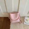 Bolso de Cubo Tejido Grande de Mano para Mujer 2026 Verano Nuevo Estilo de Aspecto Caro Simple Casual Bolso de Hombro para el Trabajo
