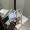 Bolso bandolera ligero de lujo con cadena exquisita y portátil para mujer, diseño de nicho, estilo extranjero, con correa de textura de alta gama.