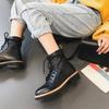 Botas Elegantes e Versáteis para Mulheres Estilo Britânico com Cadarço Estilo Retrô Bico Redondo Botas Curtas para Mulheres Novo Estilo Outono e Inverno 2025