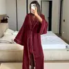 Estilo Novo Primavera e Verão 2026 Cetim Alto Padrão Manga Longa Camisola, Roupa Íntima, Shorts, Pijama, Conjunto de Três Peças, Roupa de Casa Transfronteiriça para Mulheres