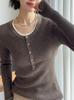 Top de punto de lana 100% con cuello Henry y manga larga, estilo falso dos piezas, camisa básica de punto ajustada con cuello redondo y botones, prendas de punto versátiles y elegantes
