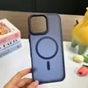 Adecuado para funda de teléfono magnética de dibujos animados linda con marco negro para Apple, funda de teléfono simple para pareja, mate, de nicho, de alta gama