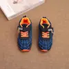 Zapatillas Infantiles de Primavera y Otoño con Dibujos Animados y Luces para Niños Pequeños y Medianos de 1 a 6 Años Planas para Niñas Casuales Versátiles Zapatos con Luces LED