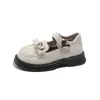 Sapatos de Couro para Meninas 2026 Primavera e Outono Novos Versáteis Estilo Coreano Sapatos Baixos Infantis para Meninas Pequenas Sola Macia Estilo College Sapatos de Princesa