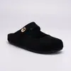 Novos Sapatos Birkenstock 2026 Estilo Coreano Fofo Camurça Respirável Vazado Sola Macia Aumento de Altura Personalizado Jovens Meio-Chinelos Feminino