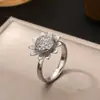 Anillo de Zirconia Micro-Pavimentada de Lujo Accesible de Gama Alta Europea y Americana para Mujer Diseño de Nicho Exquisito Anillo Abierto para Dedo Índice Anillo de Moda Tendencia