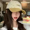 Gorra de Béisbol con Parches Estilo Coreano Bordado de Flores Pequeñas y Letras para Mujer Primavera/Verano Circunferencia de Cabeza Grande Visera Versátil para Adelgazar la Cara