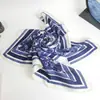 Em estoque marca grande verão imitação de algodão e linho toque novo versátil lenço quadrado grande lenço de seda lenço fino primavera e outono xale com letras