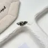 Nuevo anillo floral retro con diseño de rama de vid y flor envejecida, con un estilo único y discreto, lleno de detalles florales, y apertura ajustable