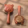 Pente com Almofada de Ar Esculpido Desenho Animado de Sândalo Pente Massageador Dragagem de Meridianos do Couro Cabeludo Pente Massageador com Air Bag Pente Doméstico Natural de Sândalo