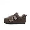 Sapatos de Algodão Espessados com Forro de Lã e Biqueira Reforçada para Mulheres 2025 Inverno Novo Velcro Versátil Pelúcia Sola Grossa Elevação Sapatos Casuais
