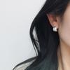 Aretes de Plata Esterlina S925 Estilo Frío INS Metal para Mujer Nuevo Estilo Caliente Simples en Forma de C Retro Plisados Distintivos